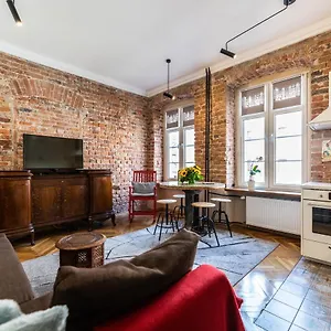 https://elzbieta-locum-wroclaw-market-sqr.hotelswroclaw.com